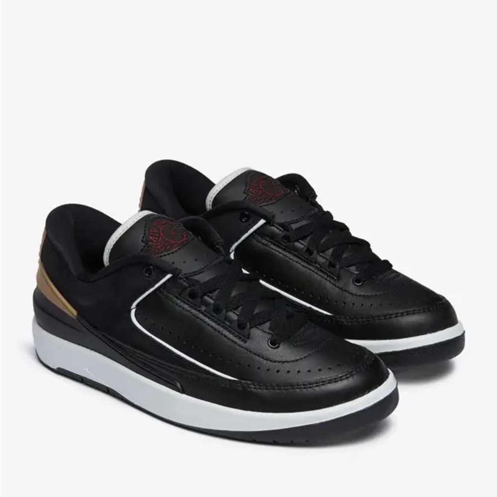 Women's Air Jordan 2 Retro Low in Black Metallic Gold - US6